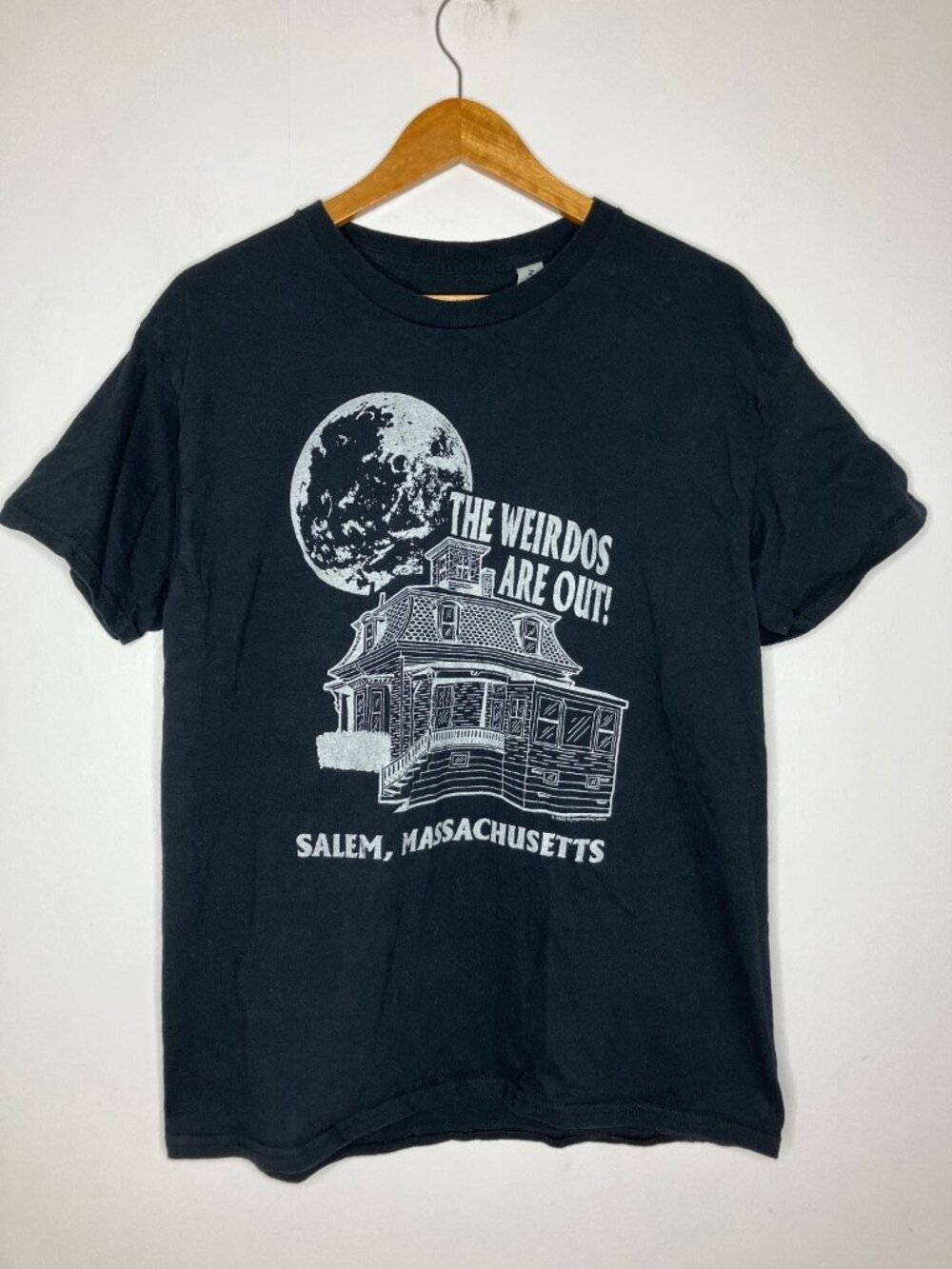 Salem Massachusetts The Weirdos Are Out Haunted House T-Shirt Men's Large